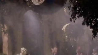 Обнаженные знаменитости - Мишель Пфайффер секси, Анна Фрил секси, Калиста Флокхарт секси - Сон в летнюю ночь (1999)