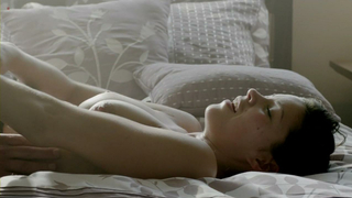 Nackte Promis » Sandra McCoy nackt – Femme Fatales s02e04 (2012)