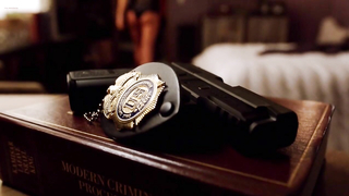 Nackte Promis » Serinda Swan sexy – Graceland s03e09 (2015)