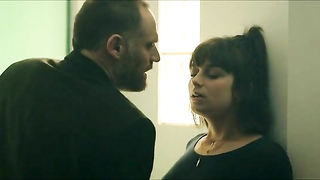 Çıplak ünlüler » Sophie Desmarais çıplak - Gurov ve Anna (2014)