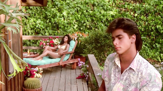 Çıplak ünlüler » Vanity çıplak, Tara Buckman seksi - Never Too Young to Die (1986)