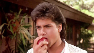 Çıplak ünlüler » Vanity çıplak, Tara Buckman seksi - Never Too Young to Die (1986)