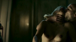 Çıplak ünlüler » Veerle Baetens çıplak - D'Ardennen (2015)