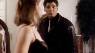 Çıplak ünlüler » Shannon Whirry çıplak - Hayvansal İçgüdüler (1992)