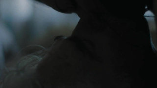 Çıplak ünlüler » Laura Prepon seksi - The Hero (2017)