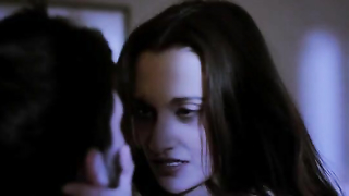 Celebrità nude » Becca Hirani nuda - House on Elm Lake (2017)