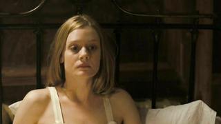 Çıplak ünlüler » Romola Garai seksi - Muhteşem 39 (2009)