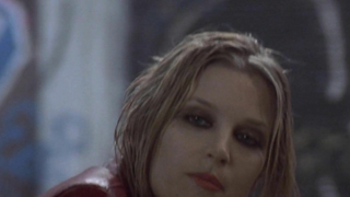 Обнаженные знаменитости - Бриджит Фонда секси, Лоуренс Эшли секси - Поцелуй дракона (2001)