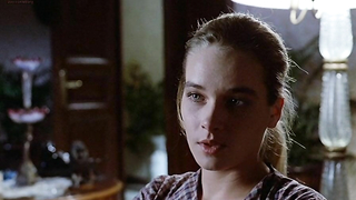 Çıplak ünlüler » Florence Guerin çıplak, Trine Michelsen çıplak - La bonne (1986)