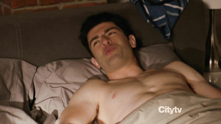 Celebridades nuas » Hannah Simone sexy - New Girl s01e14 (2011)