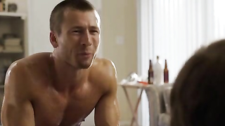 Голые знаменитости - Кастилль Лэндон секси, Лоренца Иззо секси - Половое воспитание (2014)