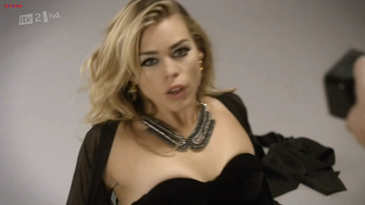 Çıplak ünlüler » Billie Piper seksi - Secret Diary Of A Call Girl s04e03 (2011)