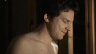 Celebrità nude » Charlene Mckenna nuda - Sirens s01e02 (2014)