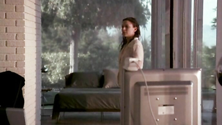 Çıplak ünlüler » Kari Wuhrer çıplak, Monique Alexander çıplak - Örümcek Ağı (2002)