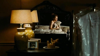 Обнаженные знаменитости - Хилари Суонк обнаженная - The Resident (2011)