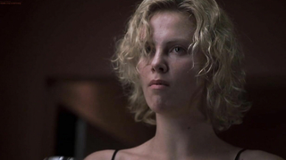 Çıplak ünlüler » Charlize Theron seksi, Courtney Love seksi - Trapped (2002)