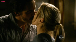 Çıplak ünlüler » Elizabeth Mitchell seksi - V s02e08 (2011)