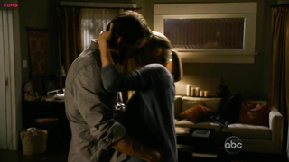 Çıplak ünlüler » Elizabeth Mitchell seksi - V s02e08 (2011)