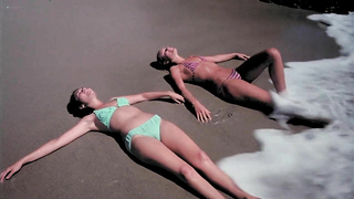 Çıplak ünlüler » Cheryl Smith çıplak, Susan Player çıplak, Jennifer Ashley çıplak - The Pom Pom Girls (1976)