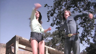 Çıplak ünlüler » Cheryl Smith çıplak, Susan Player çıplak, Jennifer Ashley çıplak - The Pom Pom Girls (1976)