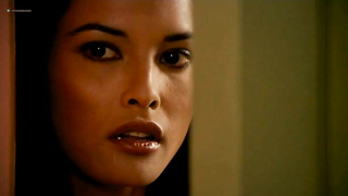 Çıplak ünlüler » Laura Gemser çıplak, Karin Schubert çıplak, Brigitte Petronio çıplak, Paola Maiolini çıplak - Emanuelle Around The World (1977)