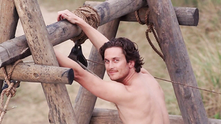 Çıplak ünlüler » Michelle Rodriguez seksi, Lisa-Marie Schneider seksi, Taryn Manning seksi - The Breed (2006)