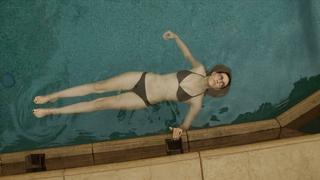 Çıplak ünlüler » Madeline Zima seksi, Agnes Bruckner seksi, Kate Levering seksi - Breaking the Girls (2013)