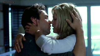 Обнаженные знаменитости - Наташа Хенстридж обнаженная - Вторая кожа (2000)