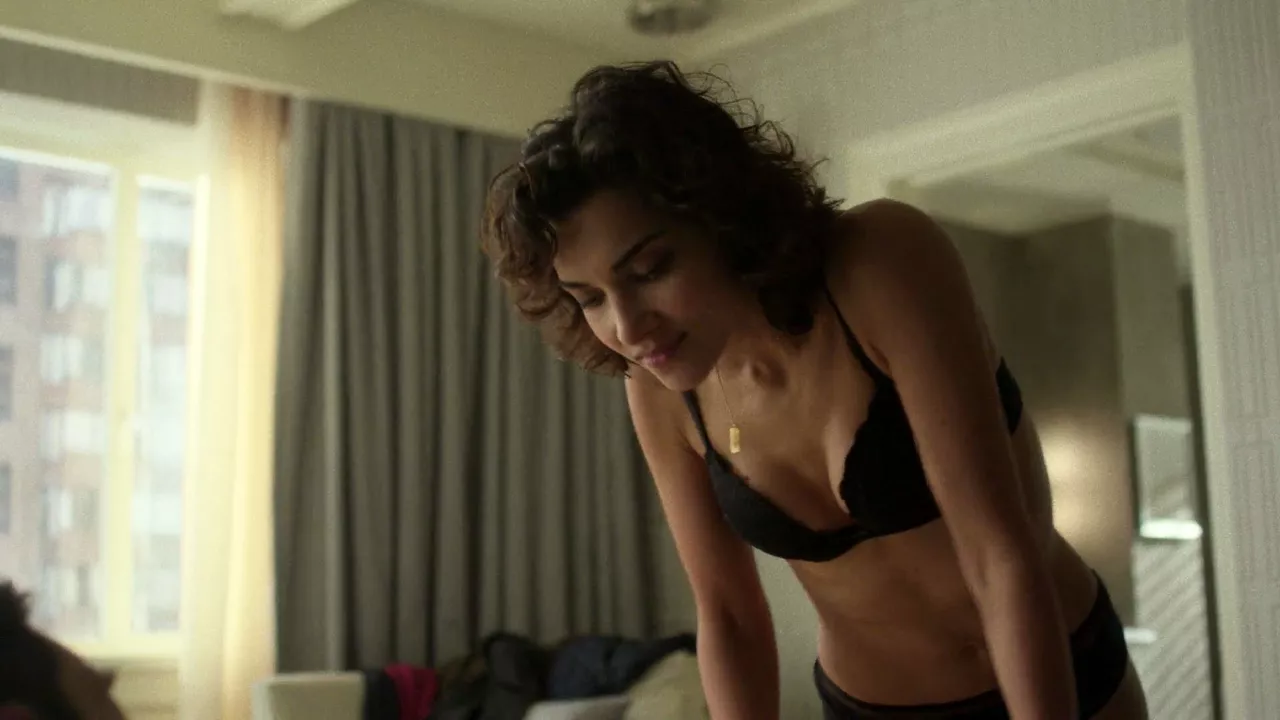 Explicit Sex Scenes of Amber Rose Revah in The Punisher S01E08