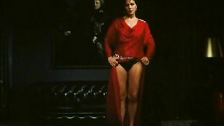 Çıplak ünlüler » Blanca Marsillach çıplak, Cristina Marsillach çıplak, Laura Antonelli seksi - La gabbia (1985)