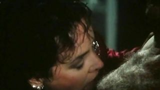 Çıplak ünlüler » Blanca Marsillach çıplak, Cristina Marsillach çıplak, Laura Antonelli seksi - La gabbia (1985)