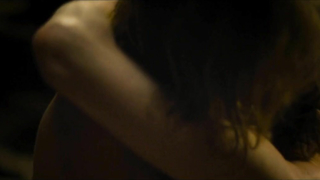 Çıplak ünlüler » Hannah Herzsprung çıplak, Adele Haenel çıplak - Die Blumen von gestern (2016)