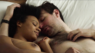 Обнаженные знаменитости - Лиа Харви обнаженная - На дороге (2016)