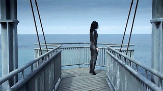 Голые знаменитости - Джессика Де Гоу секси - Другая жизнь (2017)