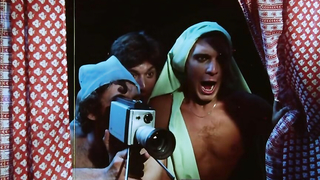 Çıplak ünlüler » Linnea Quigley çıplak, Jacqueline Giroux çıplak, Brenda Fogarty çıplak - Yaz Kampı (1979)