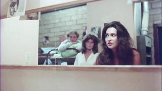 Çıplak ünlüler » Linnea Quigley çıplak, Jacqueline Giroux çıplak, Brenda Fogarty çıplak - Yaz Kampı (1979)