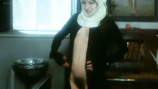 Çıplak ünlüler » Olivia Pascal çıplak, Marina Pierro çıplak, Gina Rovere çıplak - Bir toplantının katılımcısı (1978)