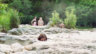 Çıplak ünlüler » Noel Wells çıplak, Daniella Pineda çıplak - Mr. Roosevelt (2017)