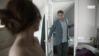 Célébrités nues » Mariya Shumakova sexy - Sladkaya zhizn s03 (2016)