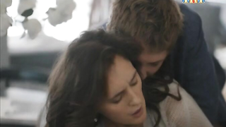 Célébrités nues » Mariya Shumakova nue - Sladkaya zhizn s03e01 (2016)