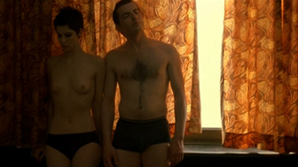 Célébrités nues » Anna Mouglalis nue - La vie nouvelle (2002)