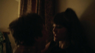 Çıplak ünlüler » Emma Greenwell çıplak - Shameless s02e04 (2012)