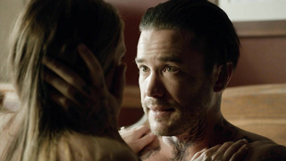 Célébrités nues » Casey LaBow nue - Banshee s04e03 (2016)