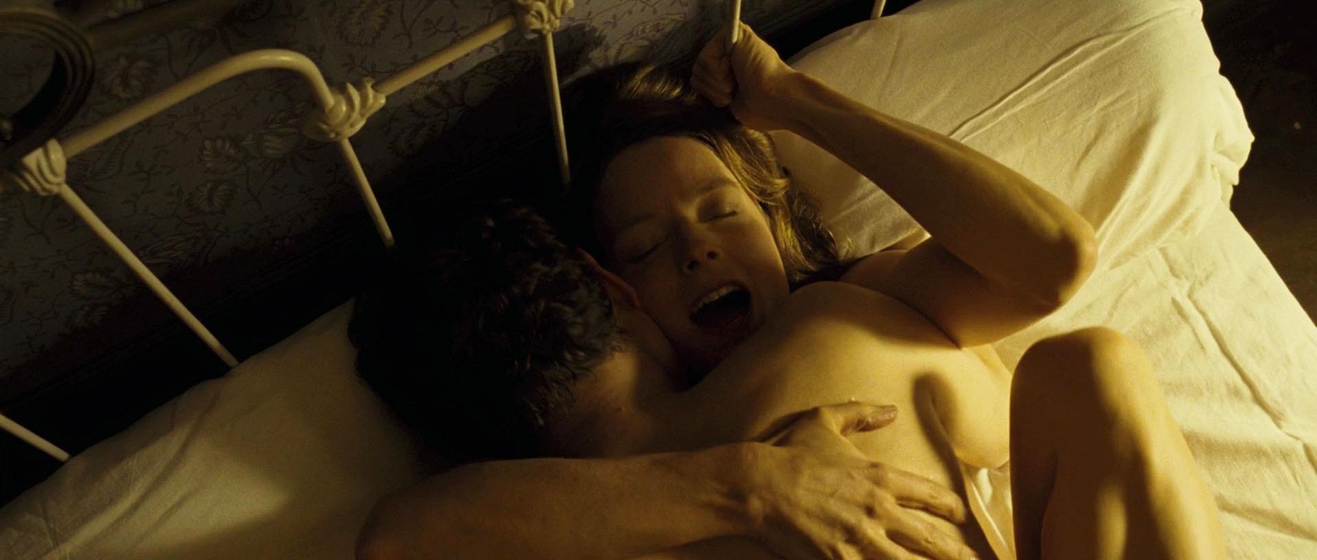 Célébrités nues » Jodie Foster sexy - Un long dimanche de fiançailles (2004)