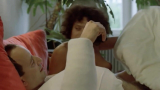 Çıplak ünlüler » Adriana Altaras çıplak - Das Mikroskop (1988)