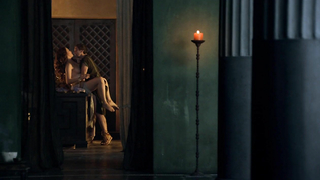 Celebrità nude » Lucy Lawless nuda - Spartacus: Gods of the Arena s01e01 (2011)