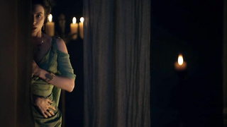 Celebrità nude » Lucy Lawless nuda - Spartacus: Gods of the Arena s01e01 (2011)