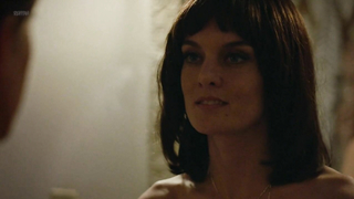 Frankie Shaw nuda - scena di sesso da SMILF s01e08 (2017)