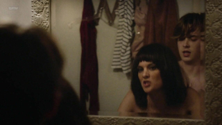 Frankie Shaw nuda - scena di sesso da SMILF s01e08 (2017)