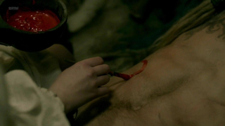 Dagny Backer Johnsen nuda - scena di sesso da Vikings s05e07 (2018)